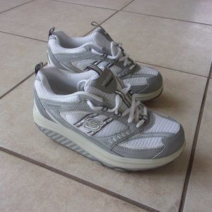 SKETCHERS SHAPE -UPS